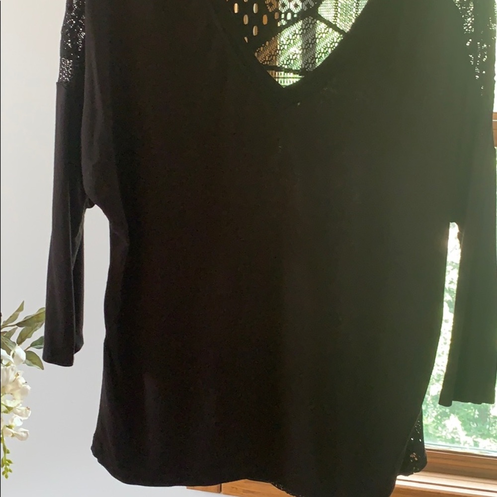 Cache black top with sheer lace back - Picture 8 of 8